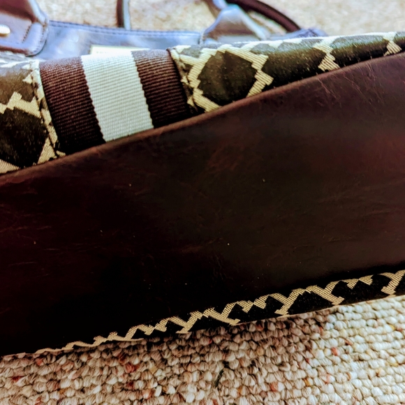 Nwot Tommy Hilfiger purse - Picture 4 of 6